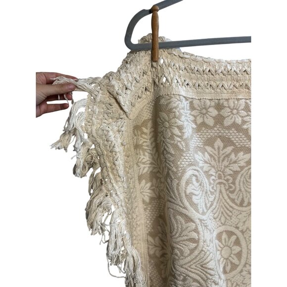 VTG Beige Floral Jacquard Throw Blanket with Fringe | 21.5" x 35" Accent Cover - Picture 6 of 8